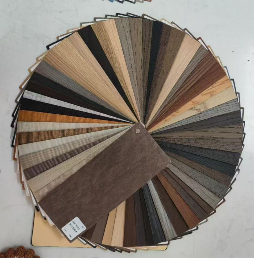 Ruostumattomasta teräksestä valmistettujen ovien pinnan koristelu: puun syykalvon levittämisen toteutettavuuden analyysi